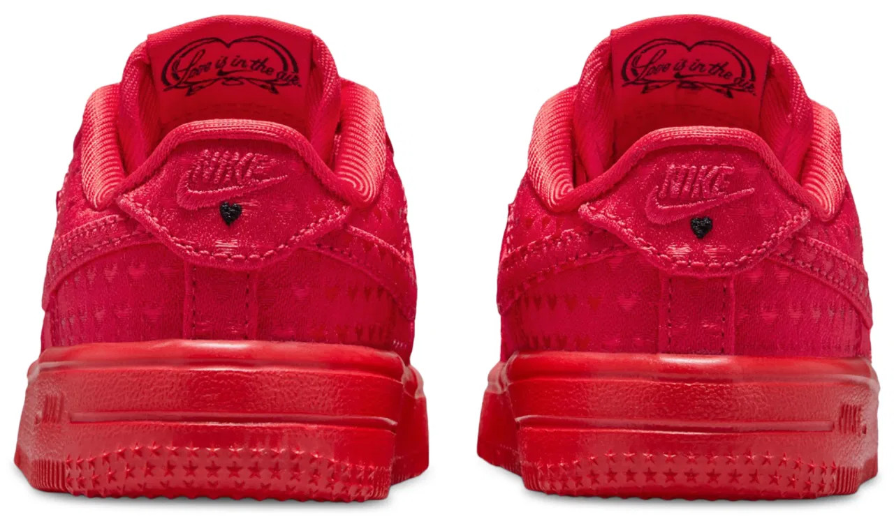 Кроссовки для мальчиков Air Force 1 VDay Nike, цвет University Red/Black — фото 3