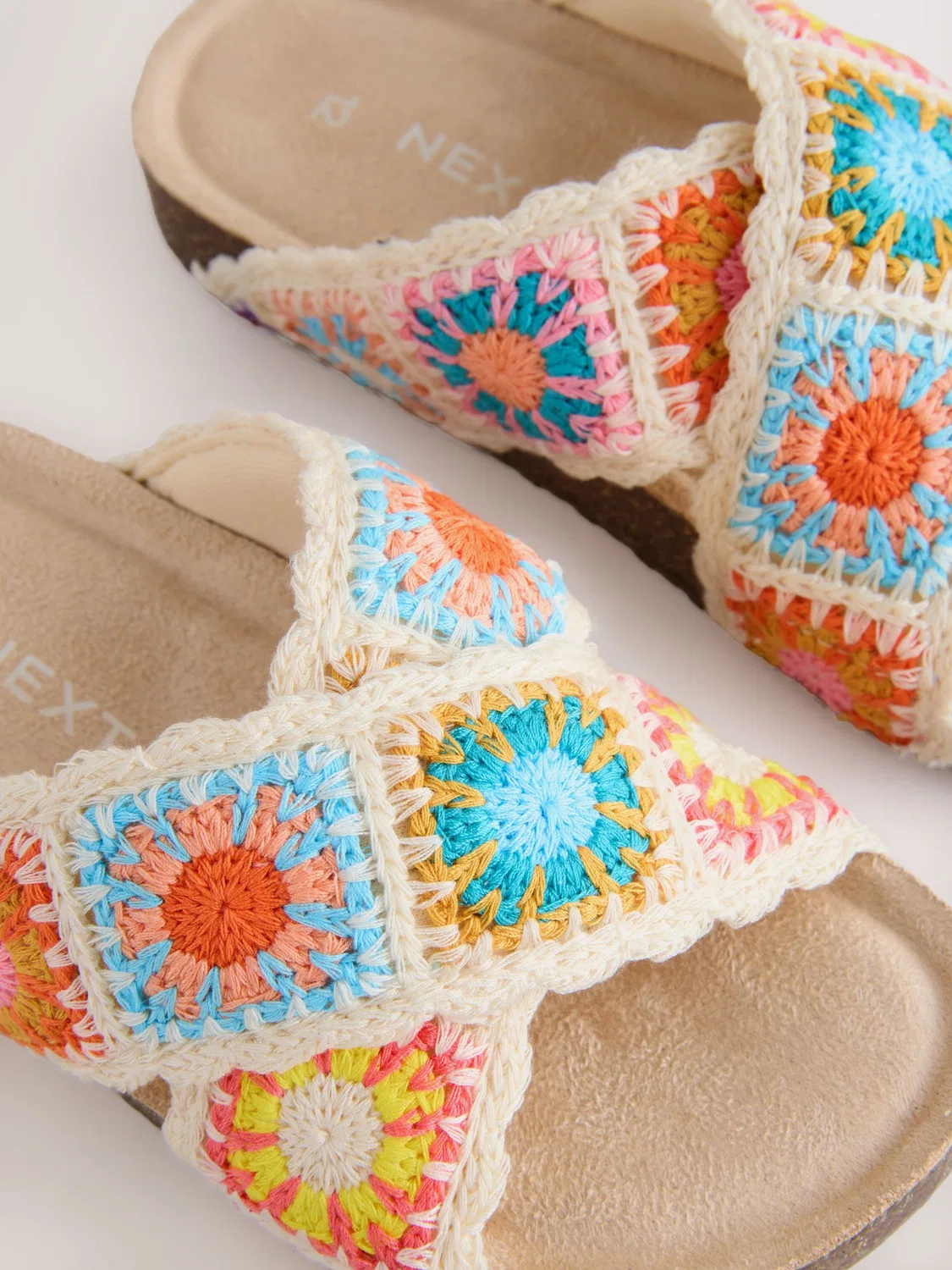 Сандалии вязаные Crochet Slip On Corkbed Sandals Next, разноцветные — фото 3