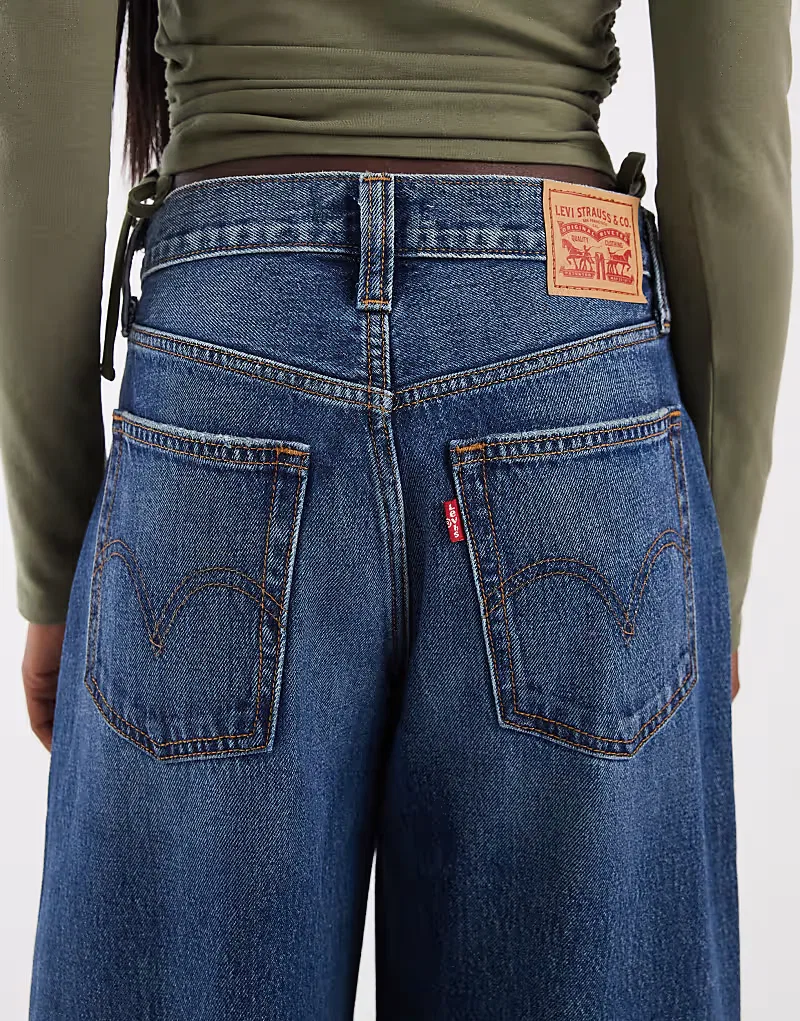 Джинсы Levi's средней длины, модель "баллон", средней степени выния — фото 4
