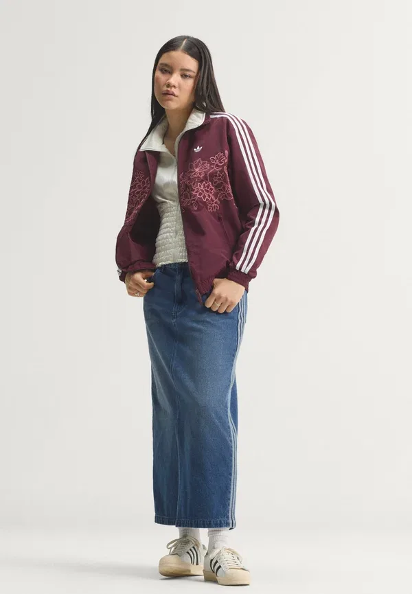Свободная спортивная куртка Firebird с цветочным рисунком Adidas Originals, бордовый — фото 2