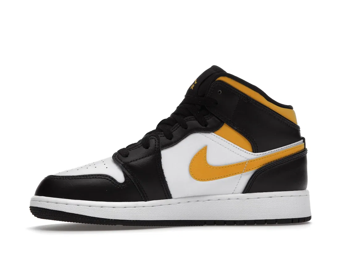 Детские кроссовки с замшевыми вставками Jordan 1 Mid, White/Pollen-Black — фото 3