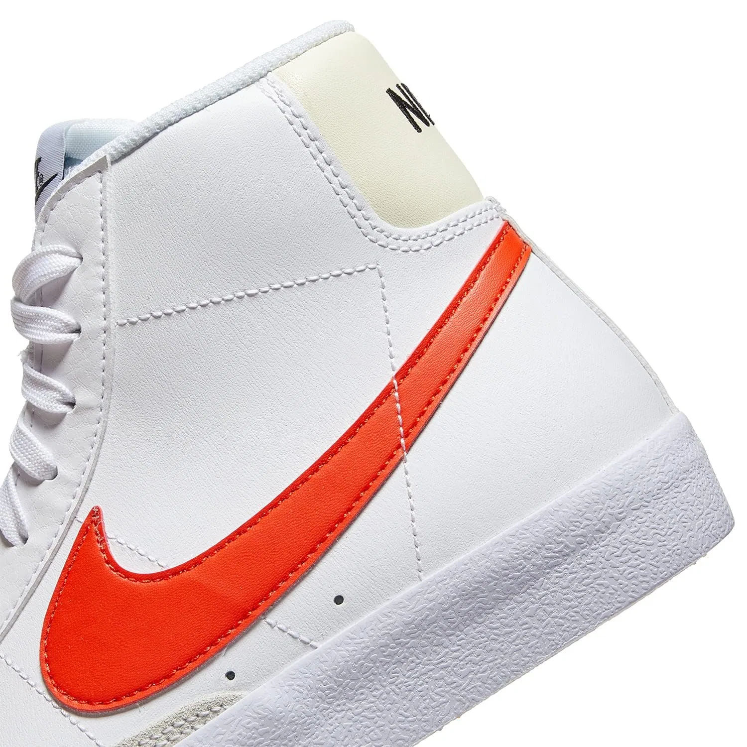 Детские кроссовки для мальчиков с принтом '77 Mid Blazer NIKE, White Red Hot Coconut Milk White — фото 3