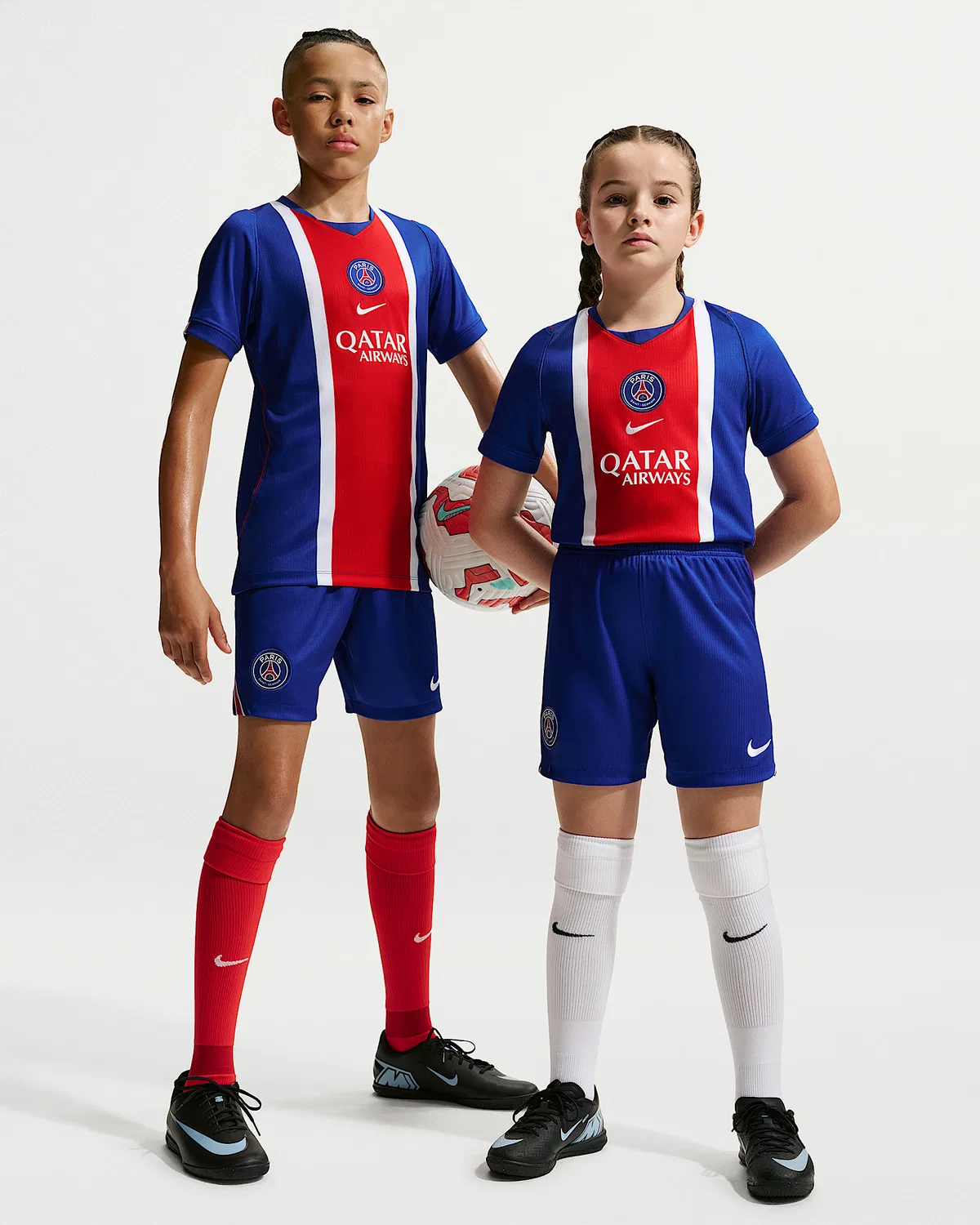 Большие детские шорты Nike Dri-FIT Soccer Replica Paris Saint-Germain 2026/27 Stadium Home, Old Royal/White