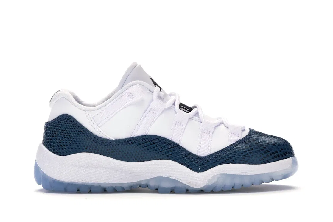 Детские кроссовки с змеиным принтом Jordan 11 Retro Low, White/Black-Navy
