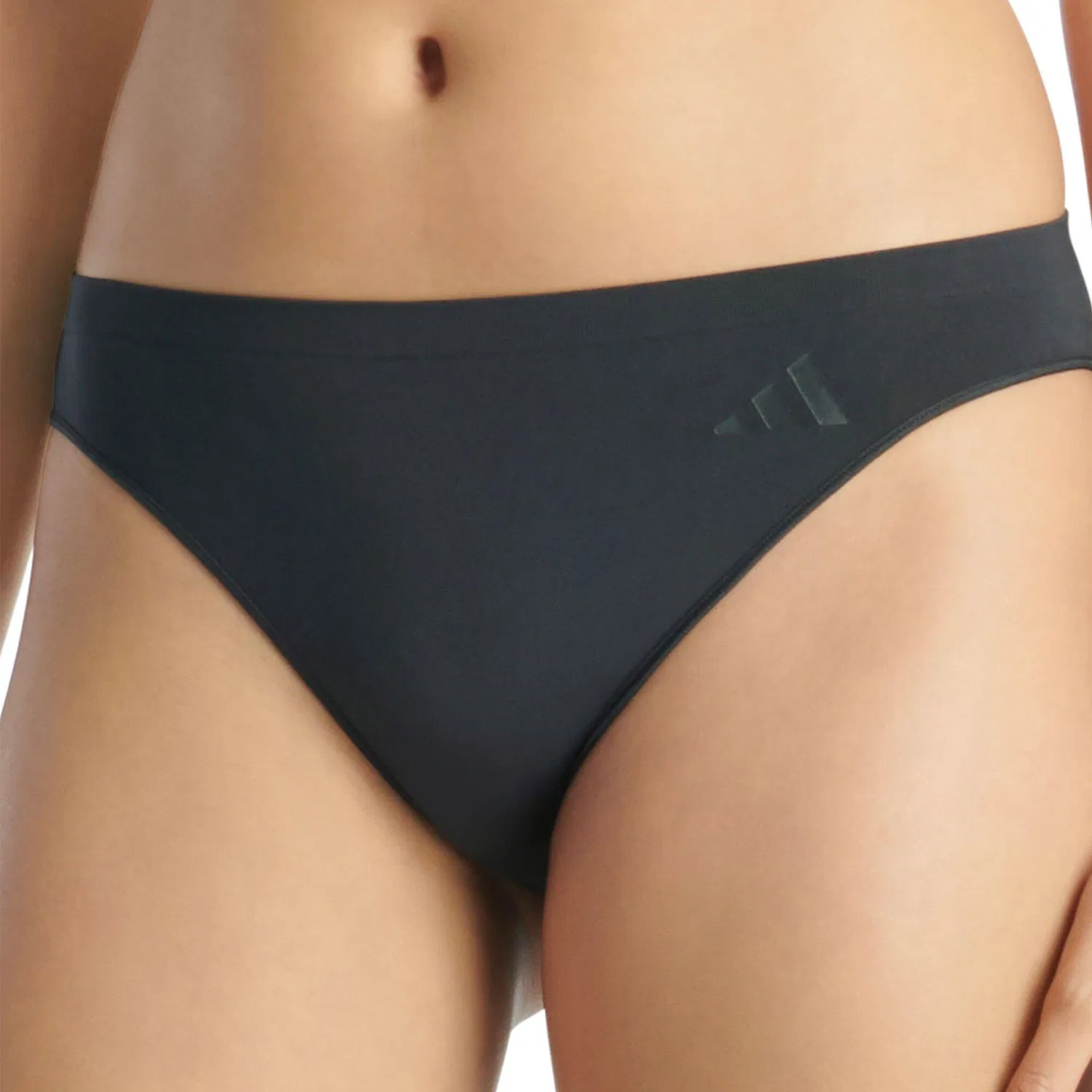 Женские трусы-слипы с низкой посадкой Adidas Active Seamless, цвет Black — фото 3