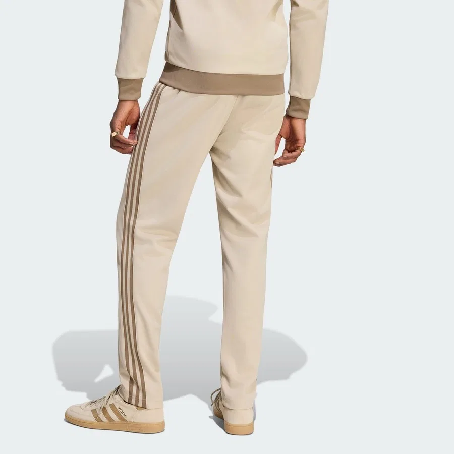 Спортивные брюки с зауженным кроем и шнурком adidas Originals Classic Track Pants, Кремовый — фото 2