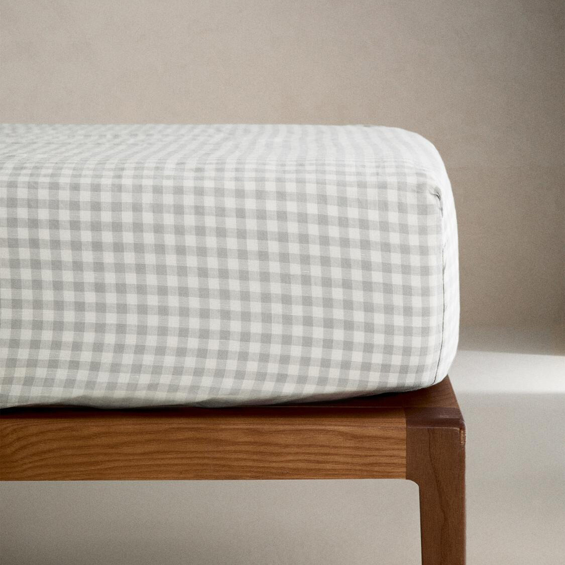 

Детская натяжная простыня Zara Home Gingham, голубовато-серый