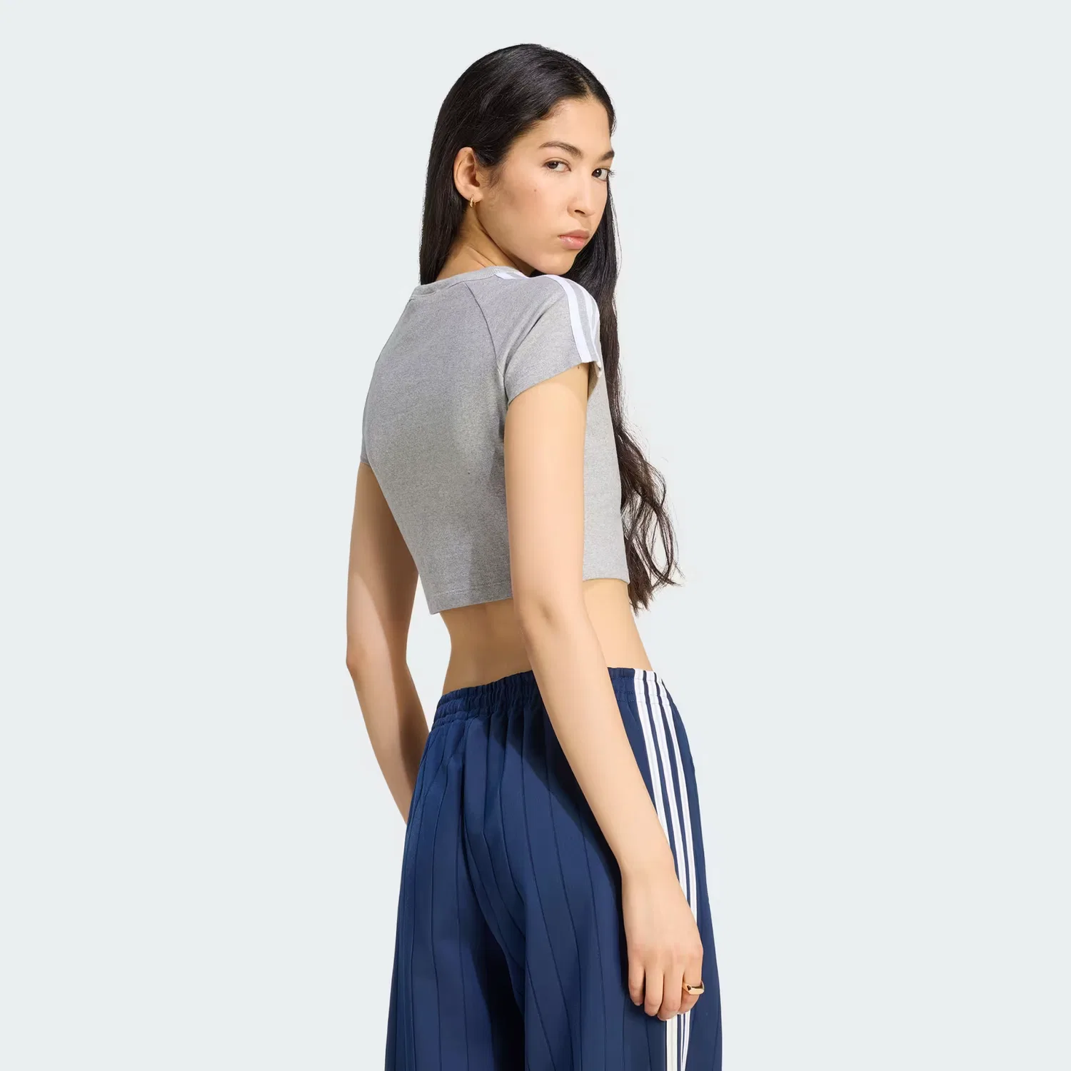 Женская футболка облегающего кроя SST Baby Tee Adidas Originals, серый меланж/белый — фото 2