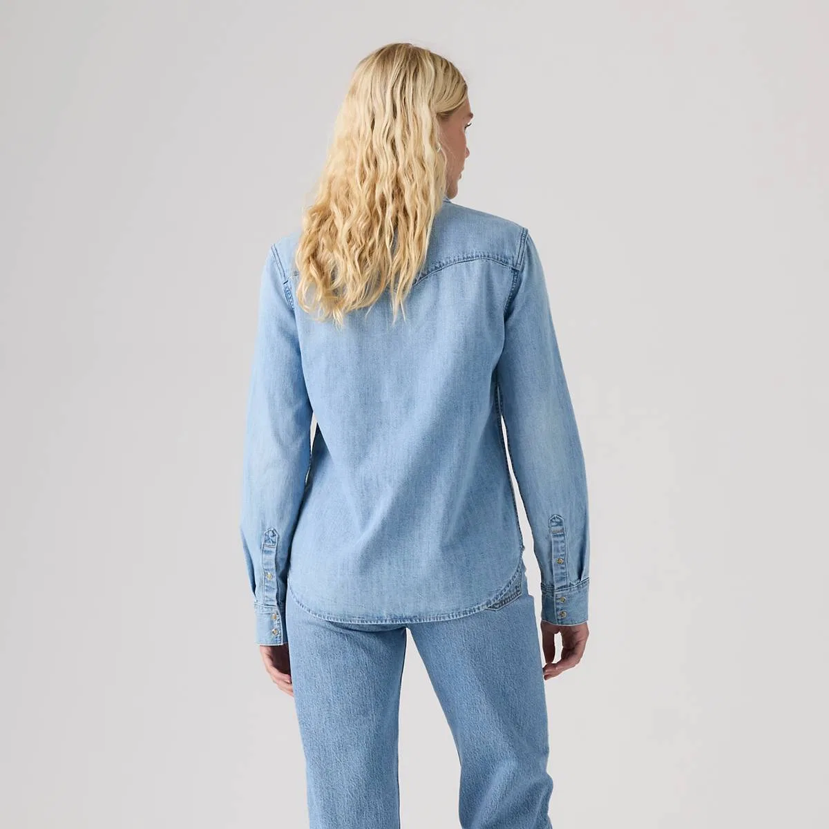 Классическая джинсовая рубашка в западном стиле на пуговицах Levi's, Sunbleach Sunset - Medium Wash — фото 4