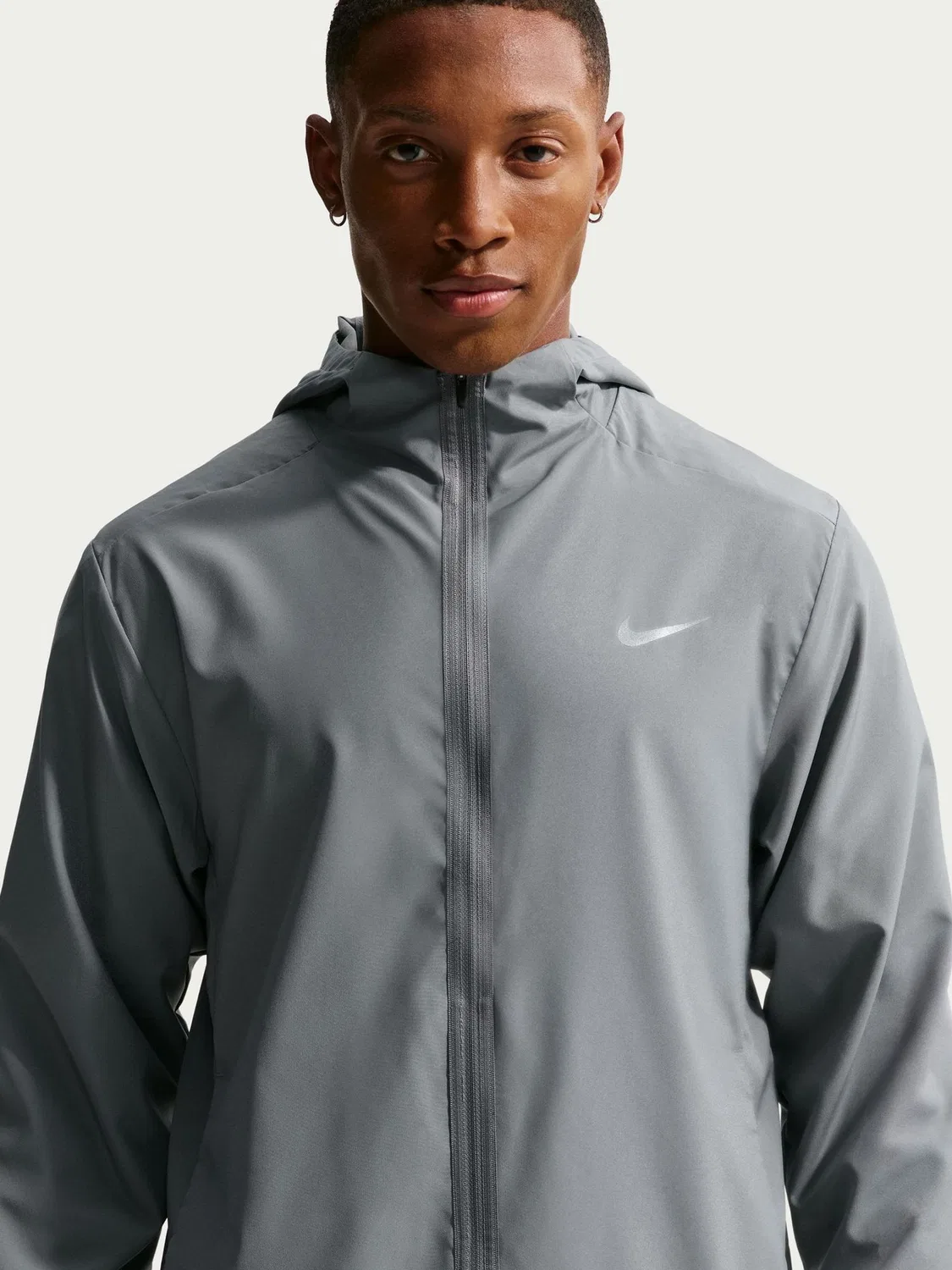 Серая куртка с капюшоном Nike Dri-FIT Form