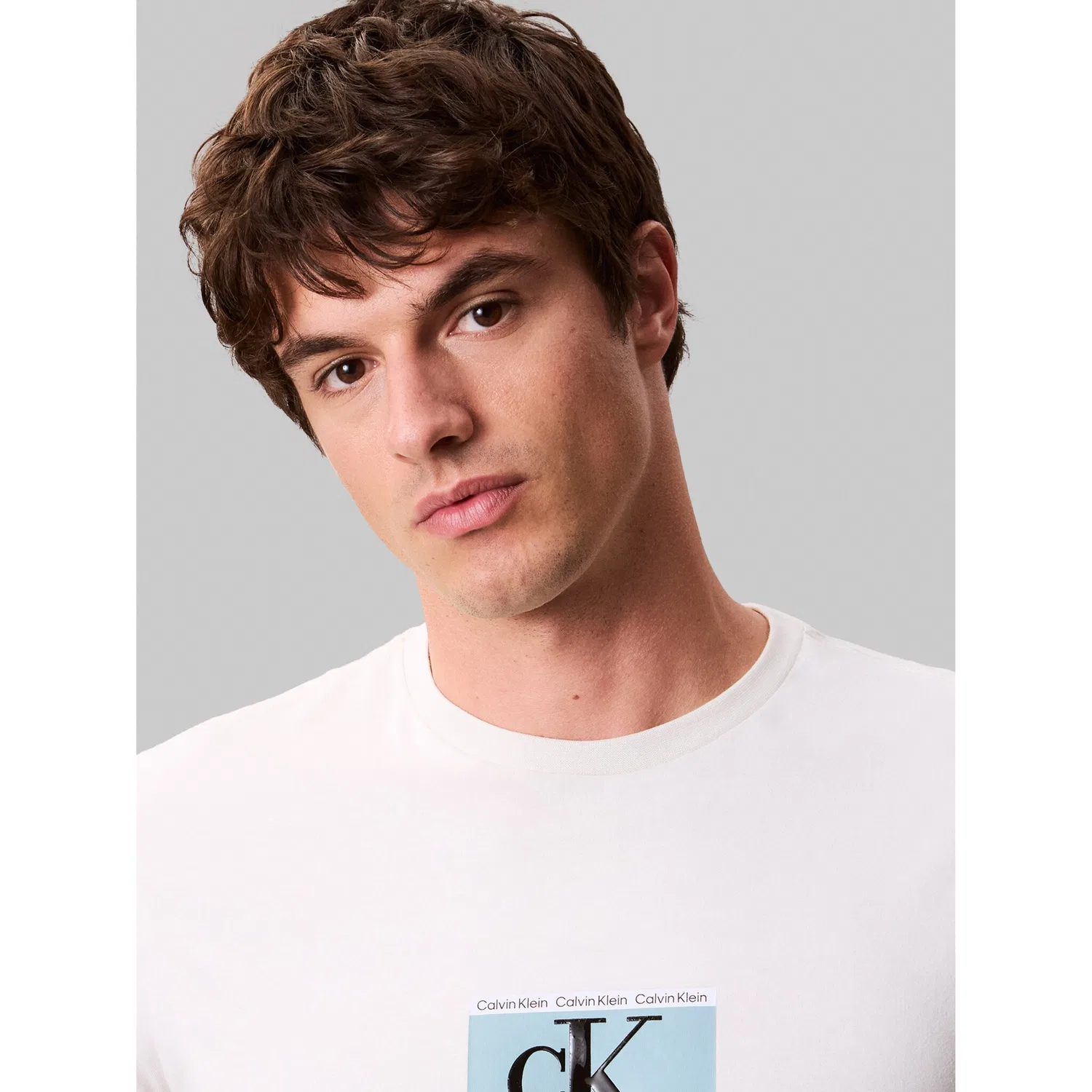 Мужская хлопковая футболка с круглым вырезом Calvin Klein, Chalk — фото 3
