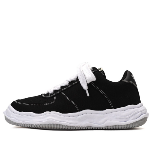 

Кроссовки wayne og sole canvas low-top sneaker Maison Mihara Yasuhiro, черный