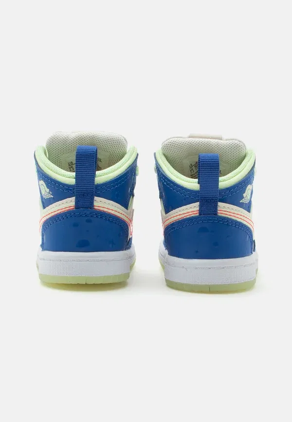 Кроссовки высокие Jordan 1 Mid SE High Top, цвет игровой королевский/бледно-слоновая кость/едва заметный вольт/инфракрасный/белый — фото 3