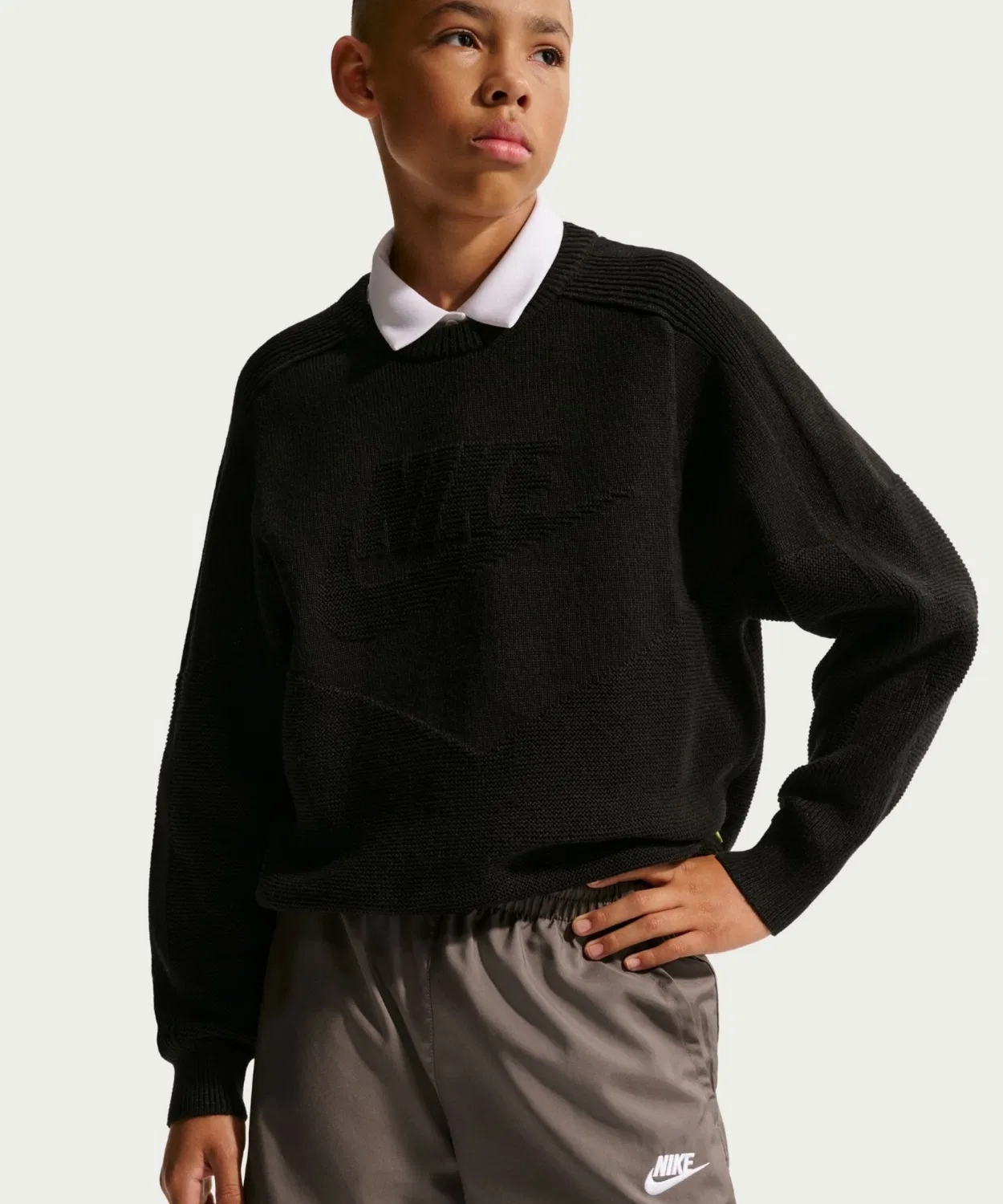 Детские шорты из у woven-ткани Nike Sportswear Club Cave Stone, Серый — фото 4