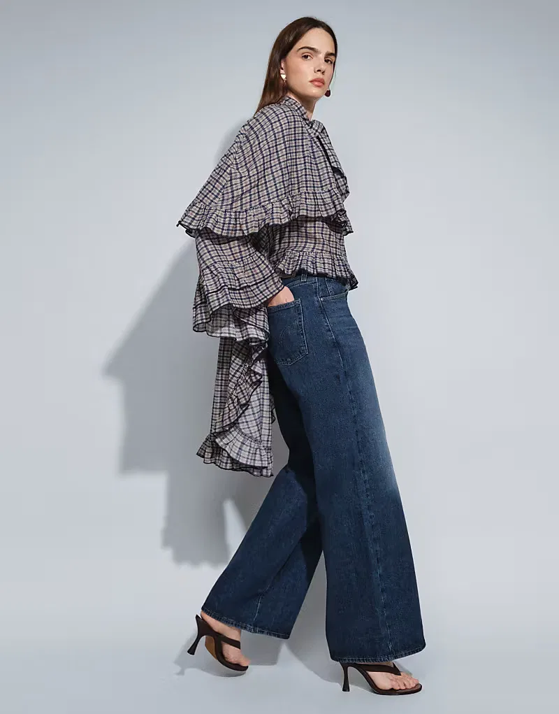 Джинсы Levi's средней ширины, средней степени потертости