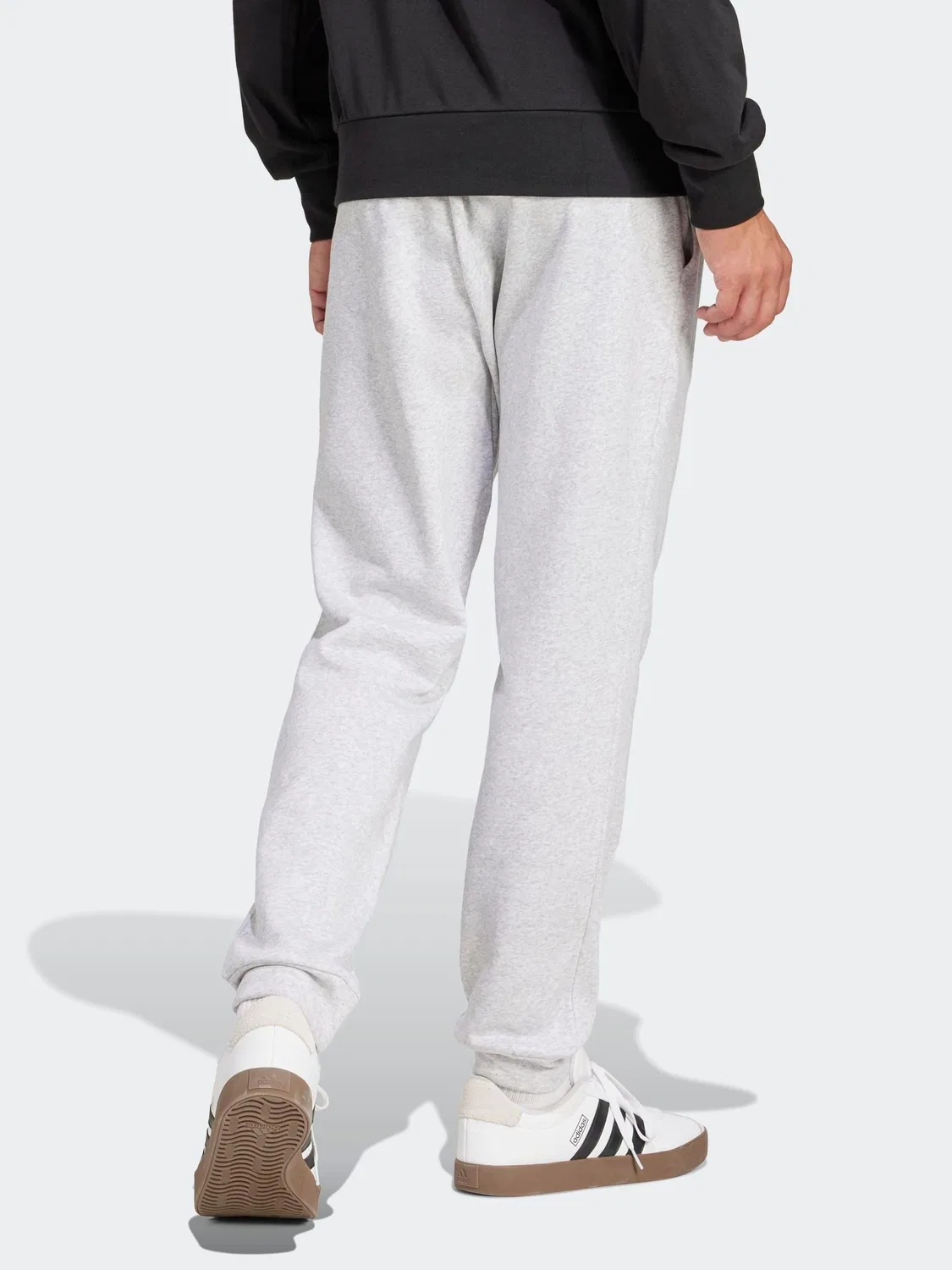 Джоггеры флисовые adidas Essentials Feelcozy, серый — фото 2