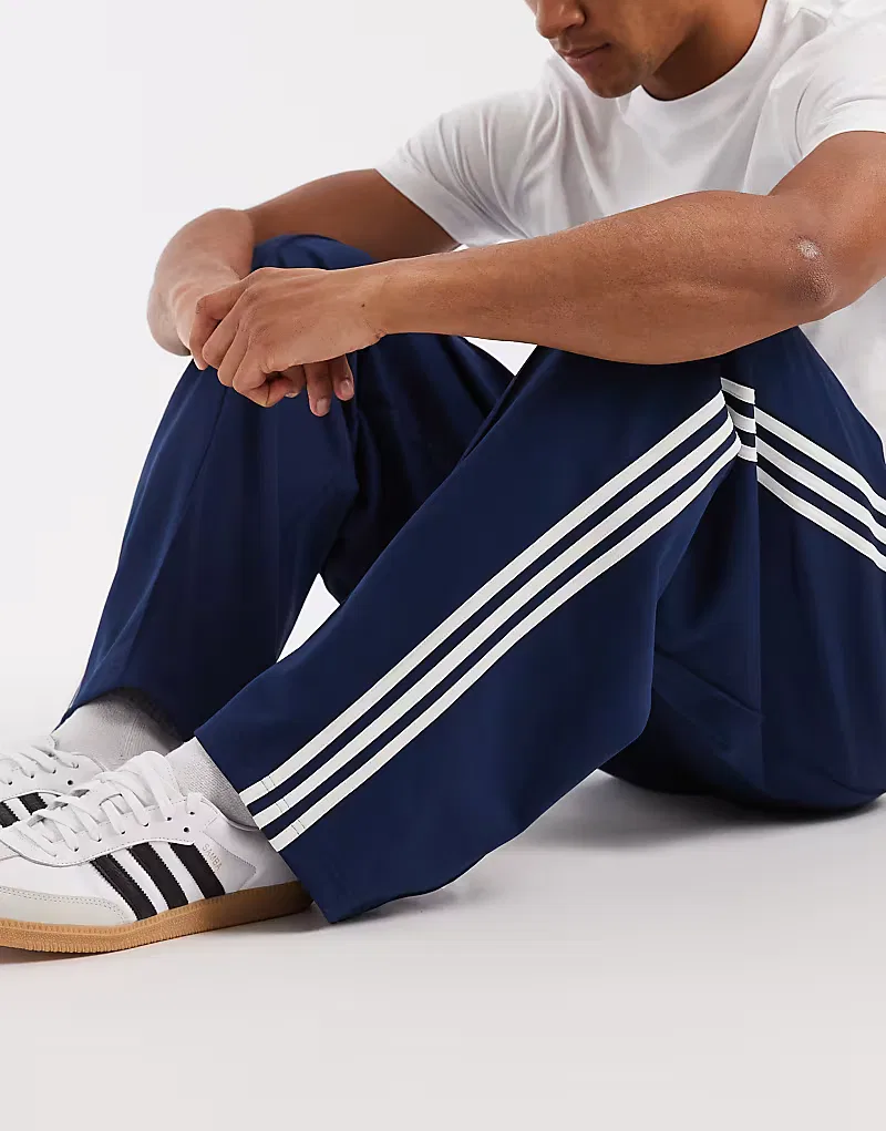 Спортивные брюки Adidas Originals оверсайз ночной индиго — фото 4