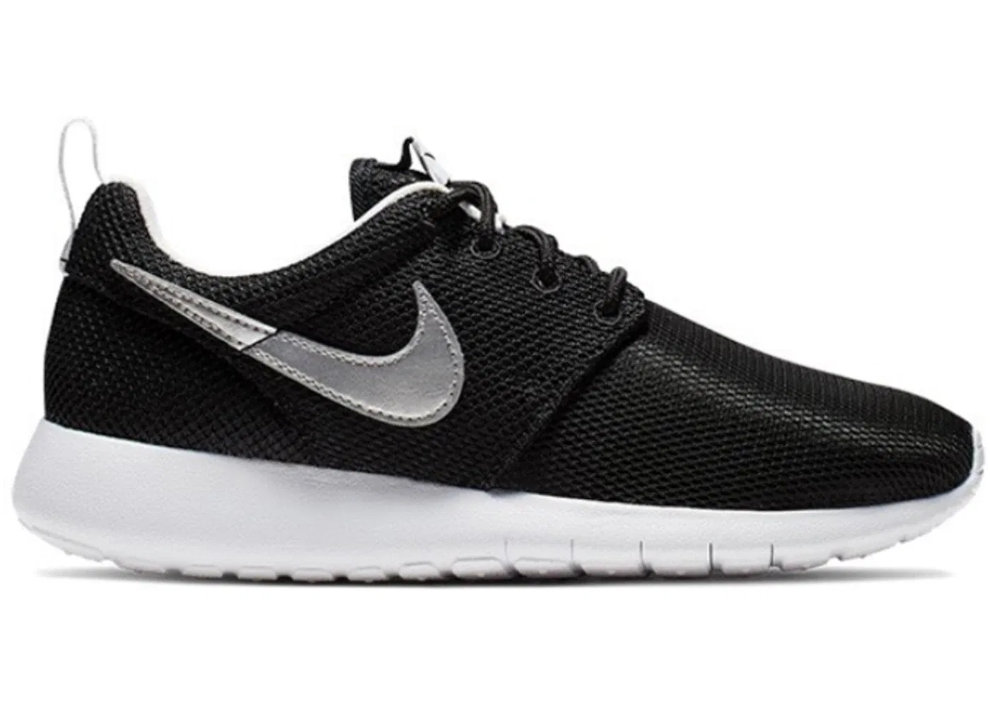 Детские кроссовки для повседневной носки Nike Roshe One Nike, Black/Metallic Silver/White