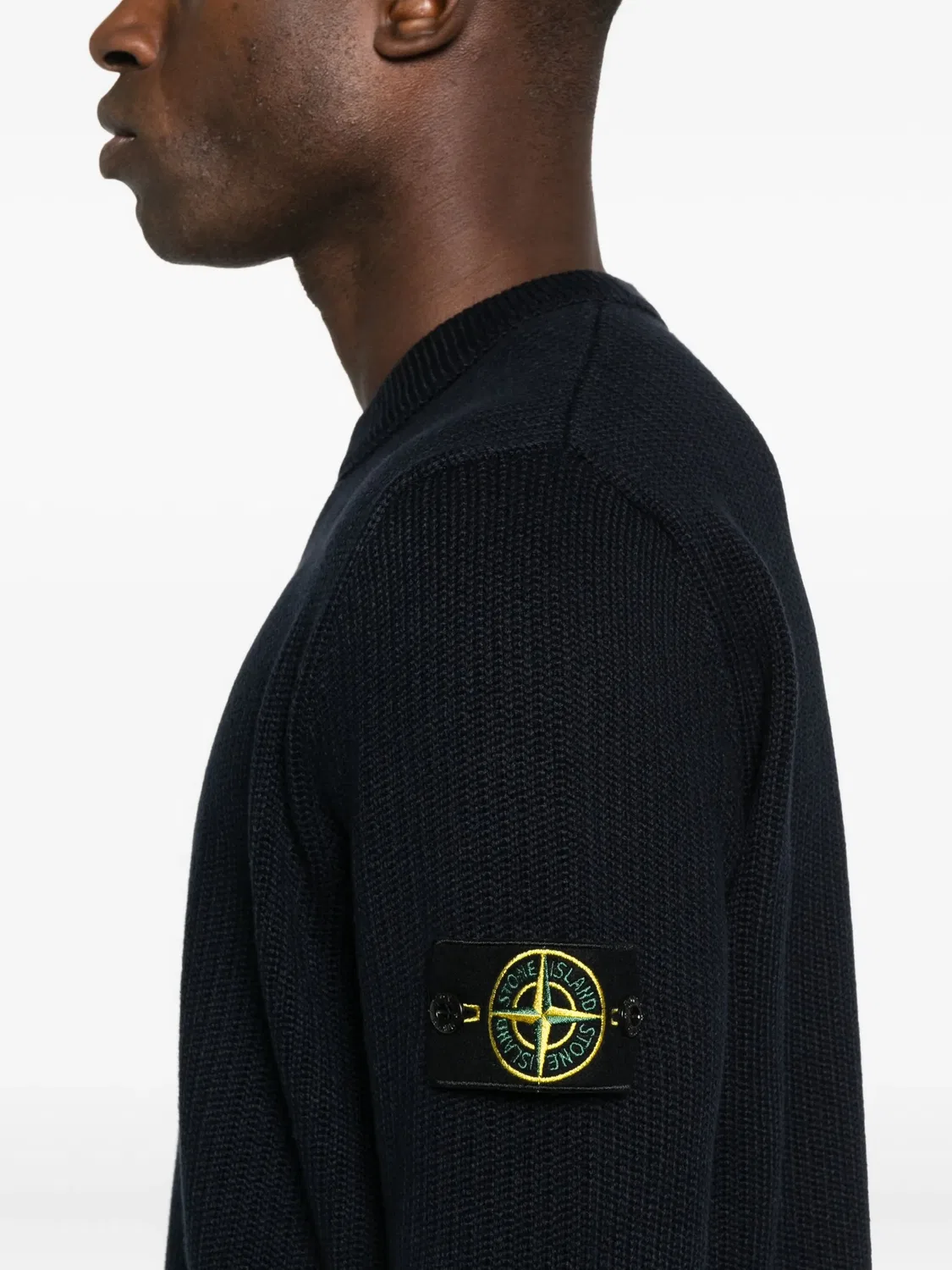 Свитер с вязаным рибом и нашивкой логотипа Stone Island, темно-синий — фото 4