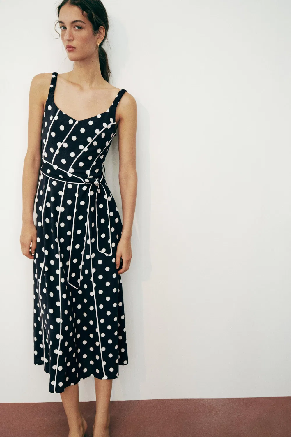 Платье миди в горошек с поясом ZARA, Navy/White