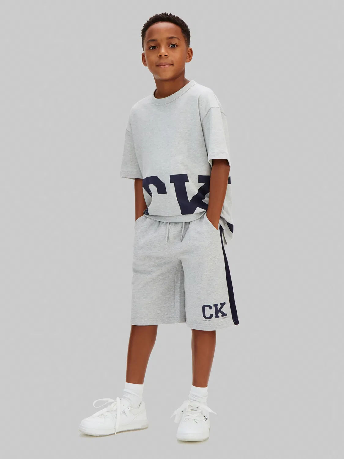 Детские шорты для мальчиков с принтом Varsity Calvin Klein, Gris