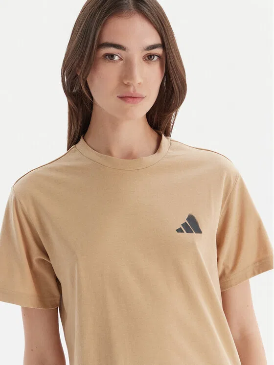 Футболка regular fit City Tech Summer Graphic Adidas, бежевый — фото 4