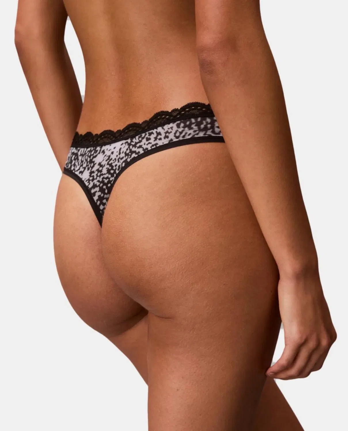 Женские танга с микрофиброй и кружевом Calvin Klein, Negro — фото 3