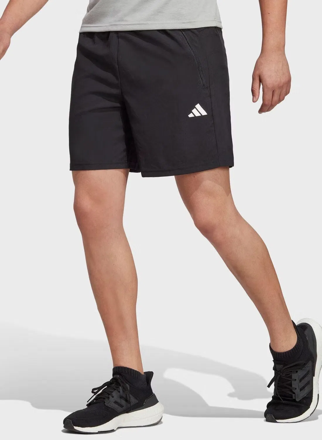 Шорты тренировочные мужские с технологией AEROREADY Adidas, черный