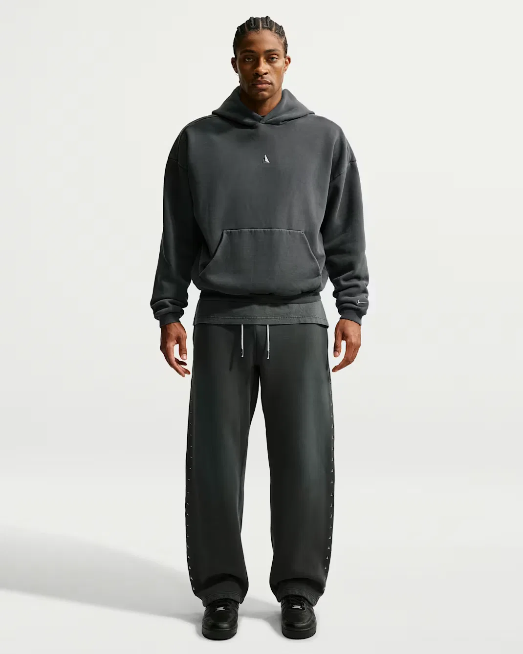 Мужские баскетбольные брюки из флиса Therma-FIT с открытым низом Ja Standard Issue Nike, Black Spruce/Ice Silver
