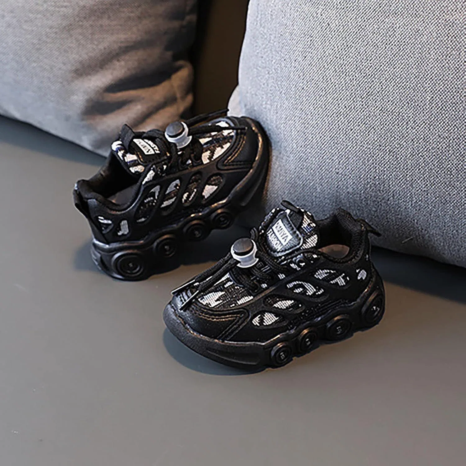 Детские кроссовки для мальчиков с подсветкой из дышащей сетки, Black — фото 3