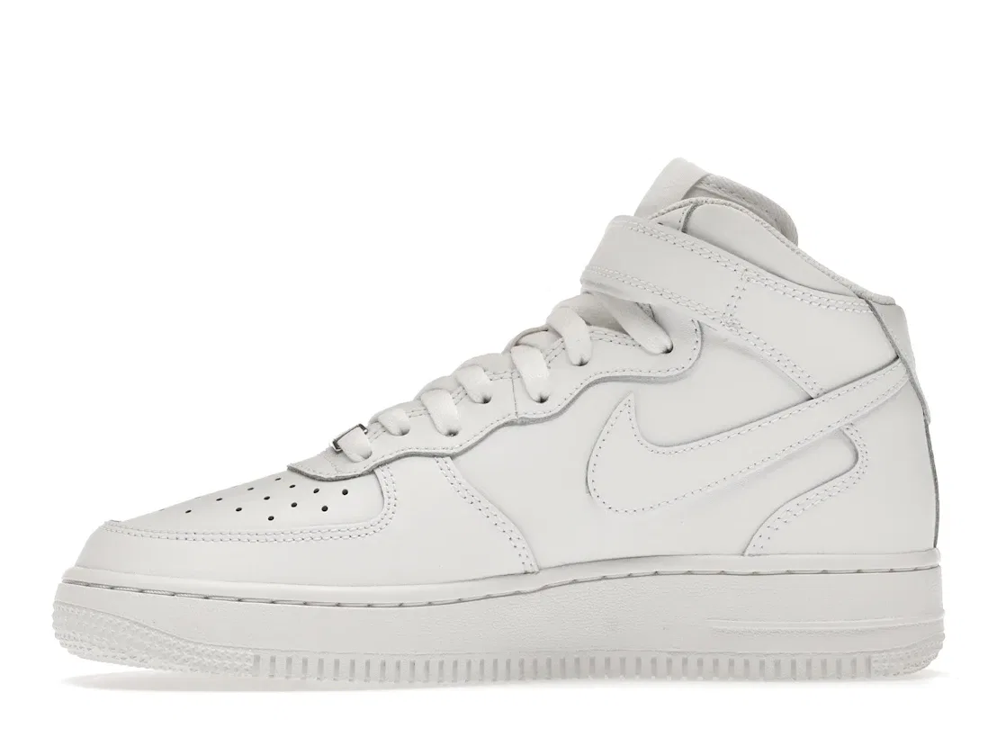 Детские кроссовки Lifestyle с перфорацией Nike Air Force 1 Mid LE, White/White/White — фото 3