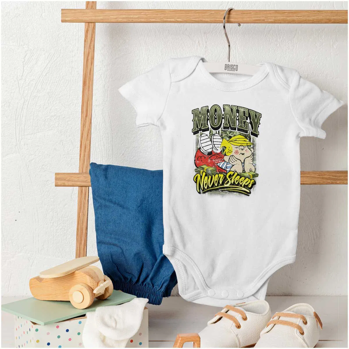 Детское боди с коротким рукавом Dennis the Menace Money Never Sleeps Brisco Brands, White — фото 4