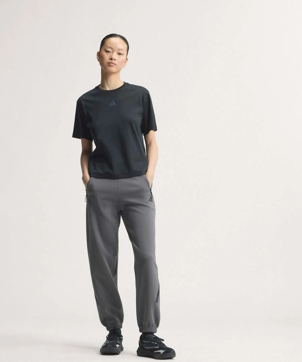 Женская футболка с принтом Z.N.E. Adidas, Черный — фото 3