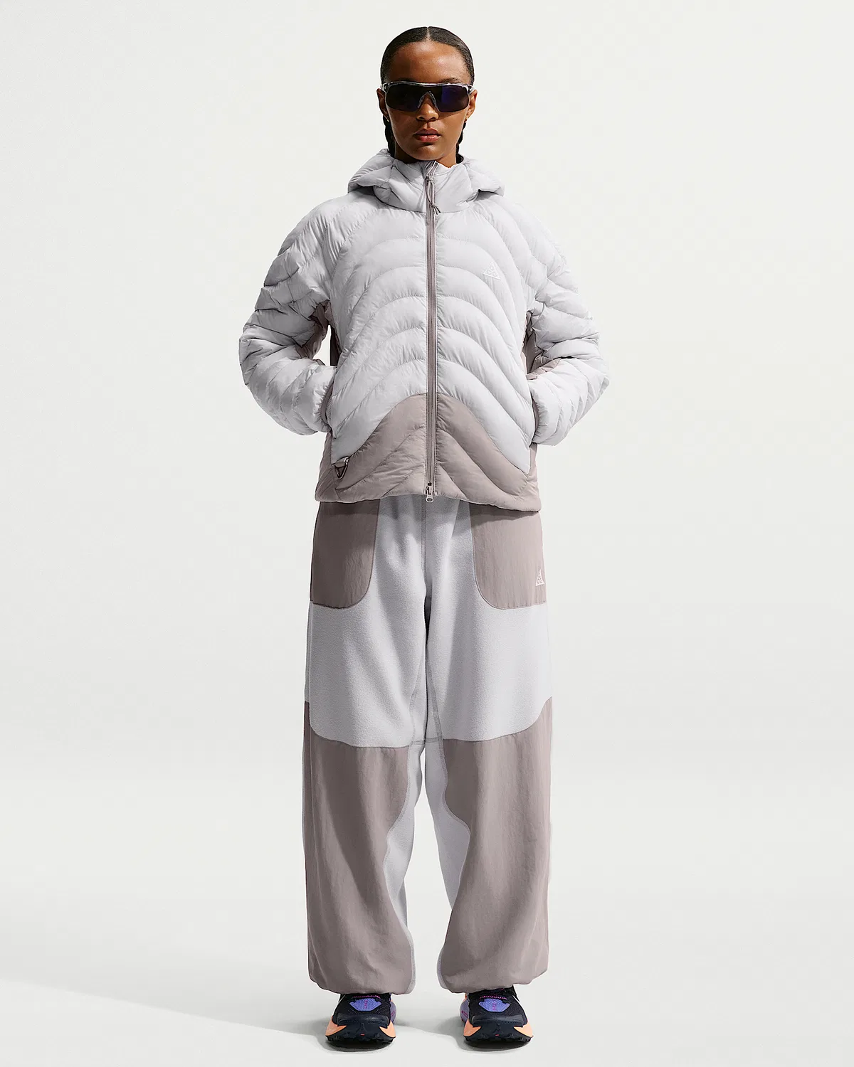 Женская куртка Nike ACG Therma-FIT ADV "Lava Flow", Photon Dust/Grey Fog/Photon Dust/Summit White — фото 4