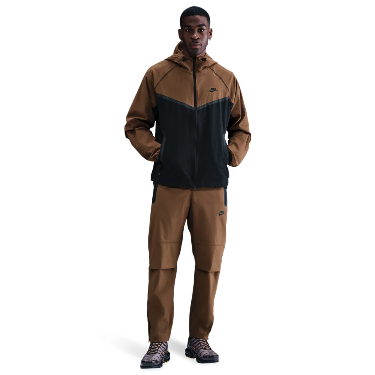 Мужская куртка Tech Woven WR Full-Zip Nike, цвет Black/Mosswood Brown/Black — фото 3