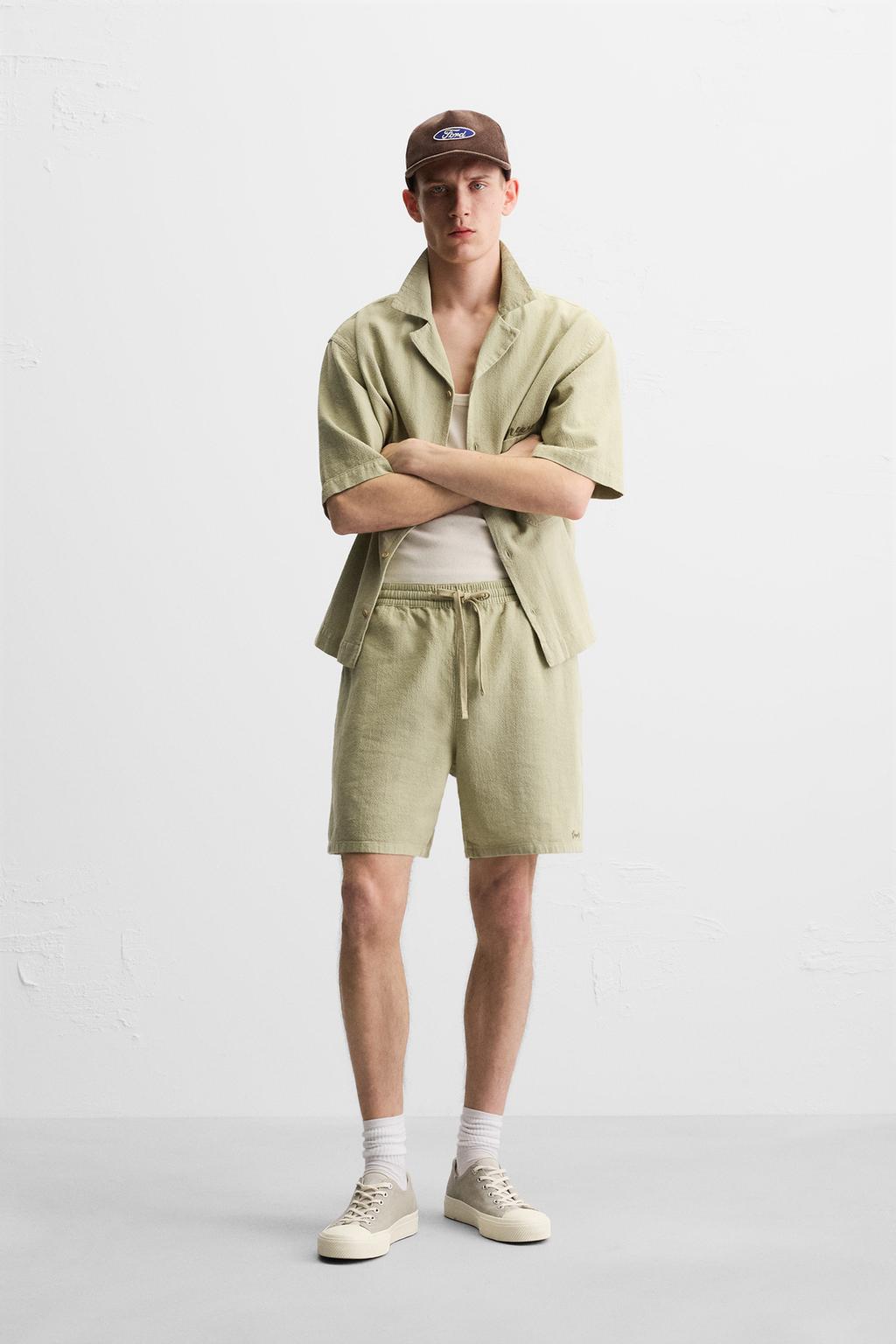 

Вышитые текстурированные шорты-бермуды ZARA, цвет Light khaki