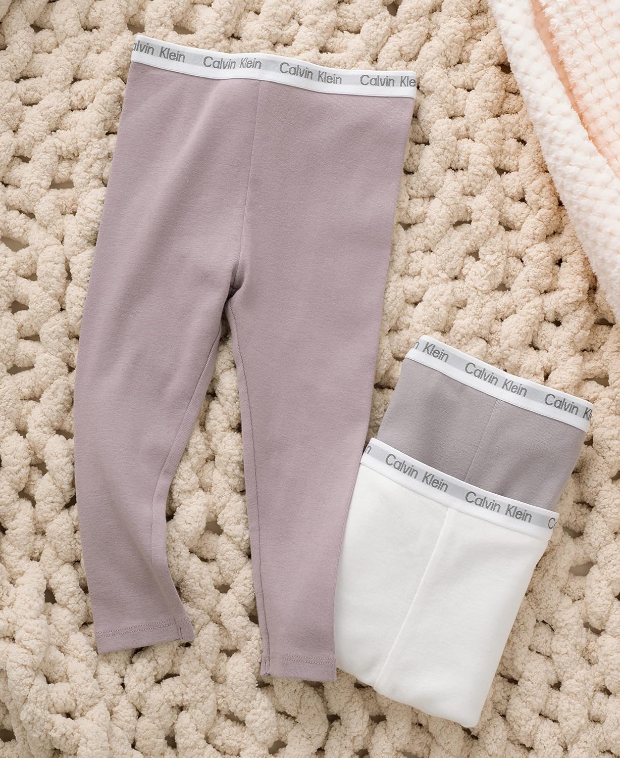 Комплект из 3 хлопковых брюк Calvin Klein для девочек, повседневная одежда, ультрамягкие и удобные., Purple Dove/Egret/Gull — фото 2