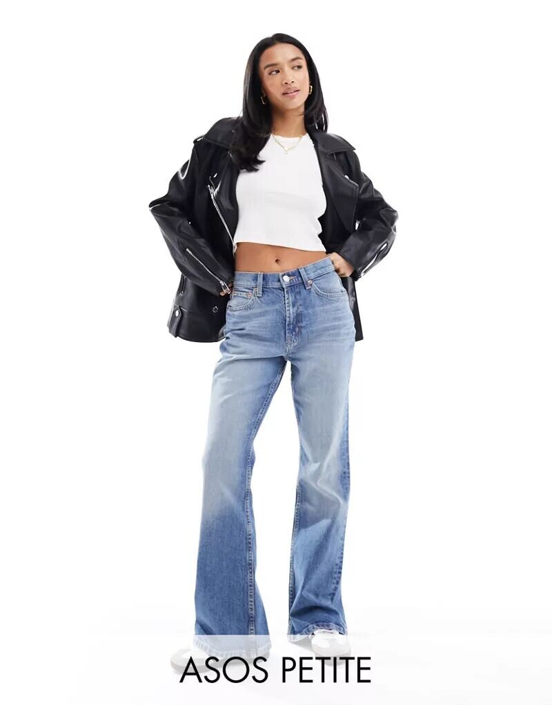 

Синие расклешенные джинсы ASOS DESIGN Petite