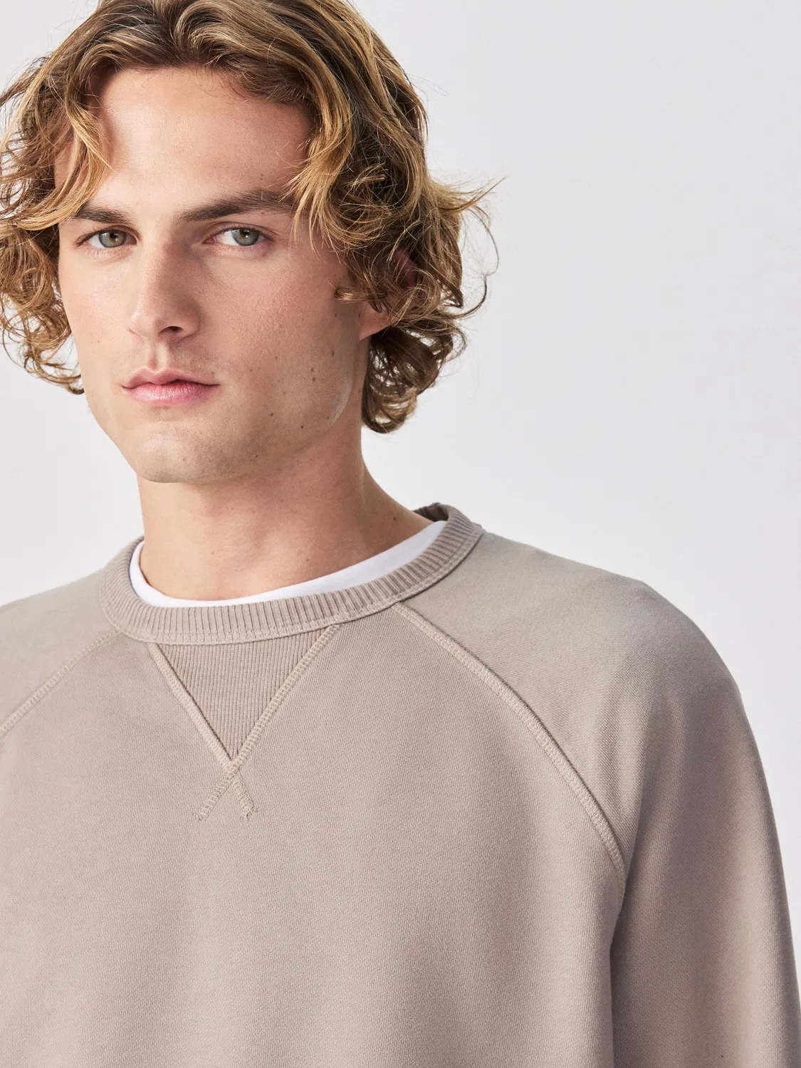 Свитшот с круглым вырезом, Heavyweight Garment Washed Next, Light Stone — фото 4