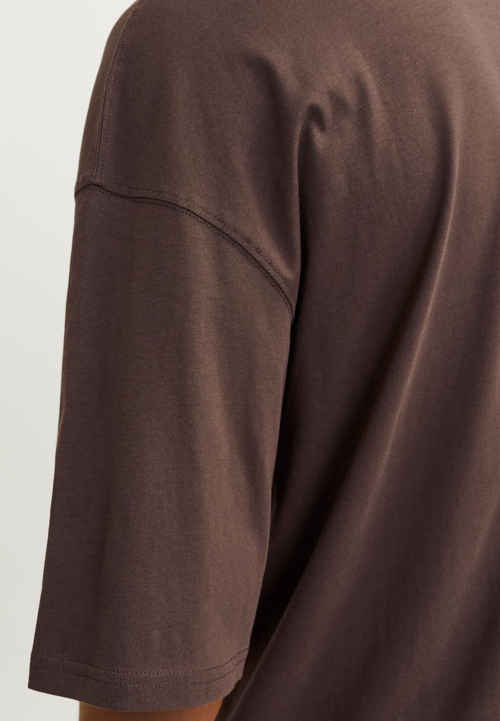 

Простая футболка JJECHARGE TEE Jack & Jones, темно-коричневый