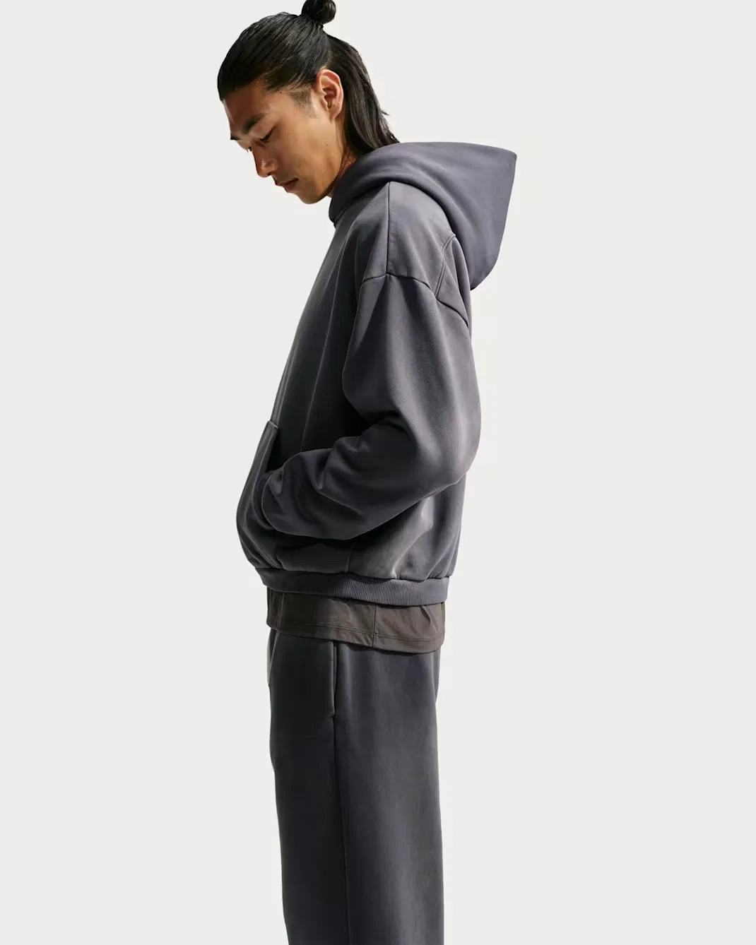 Мужская толстовка с капюшоном из плотной ворсистой ткани для баскетбола Nike Standard Issue, Black/Pale Ivory/Black — фото 3