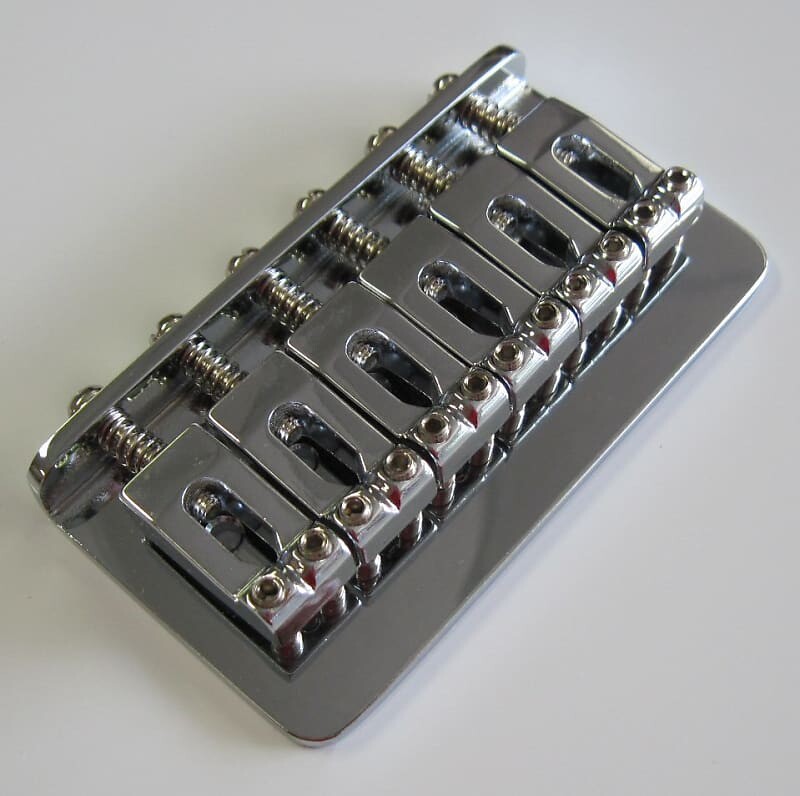 

Бридж Fender Import Hardtail без тремоло 0058274000 Hardtail Non-Tremolo Narrow Block Saddles Left Strat Bridge 005-8274-000