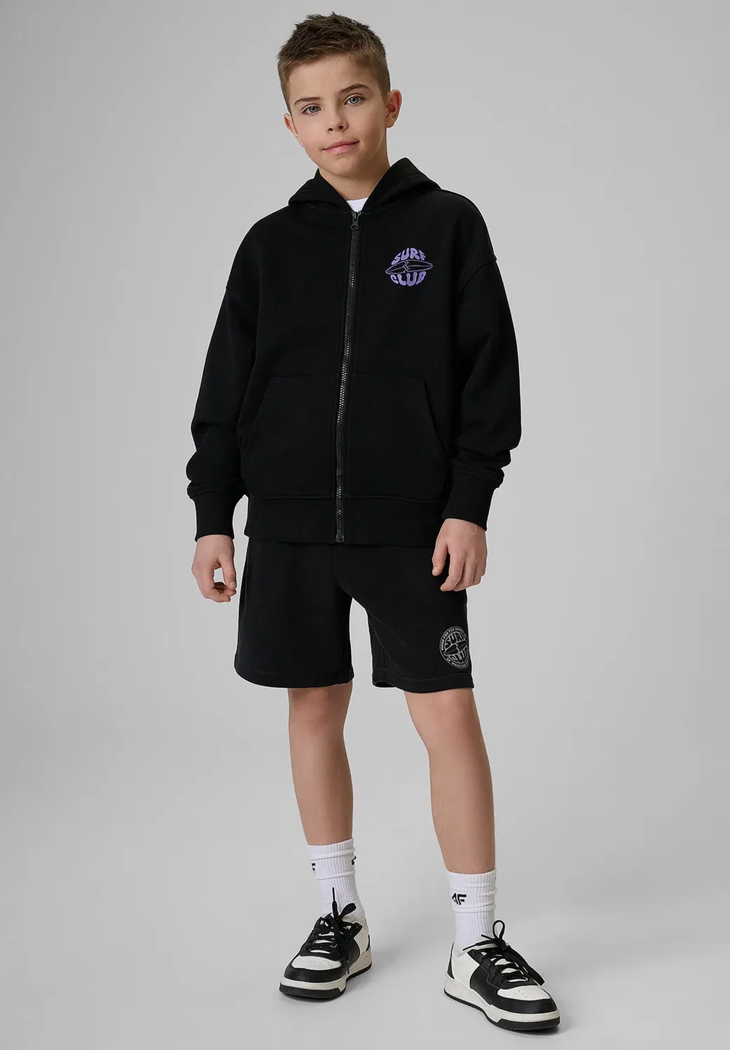 Spodenki dresowe chłopięce - niebieskie 164 (13-14 лат) - спортивные шорты 4F, Deep Black — фото 4