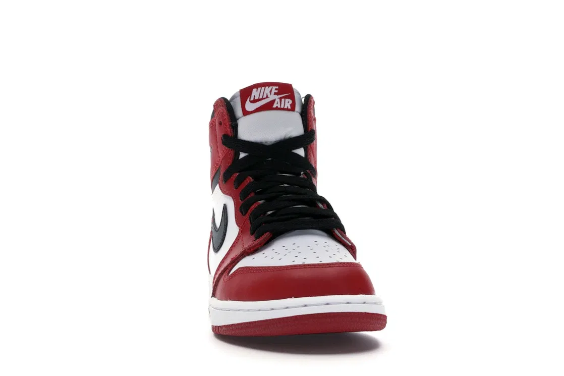 Детские кроссовки кожаные с принтом Jordan 1 Retro Chicago (2015) (GS) Jordan, White/Varsity Red-Black — фото 2