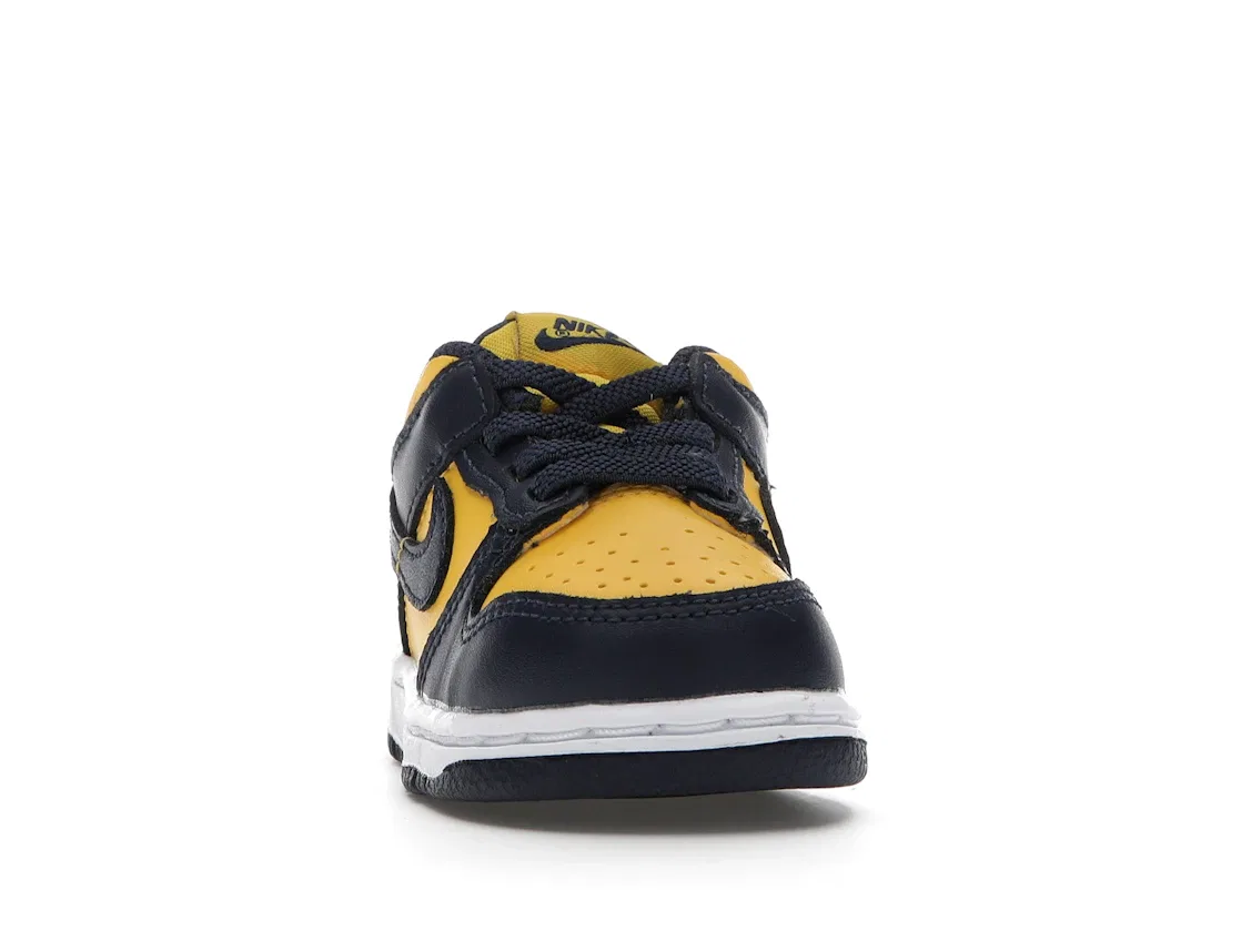 Детские кроссовки с верхом из кожи и замши Nike Dunk Low, Varsity Maize/Midnight Navy-White — фото 2