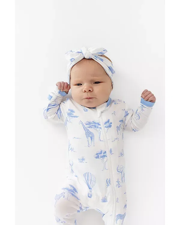 Детский комбинезон на молнии с принтом Unisex zippered coverall Kyte Baby, Toile Safari — фото 4