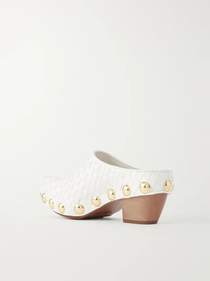 Ботильоны-мюли Gondola с заклепками из кожи Intrecciato BOTTEGA VENETA, белый — фото 3