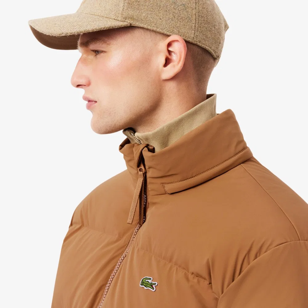 Мужской бежевый пуховик с высоким воротником от Lacoste — фото 2