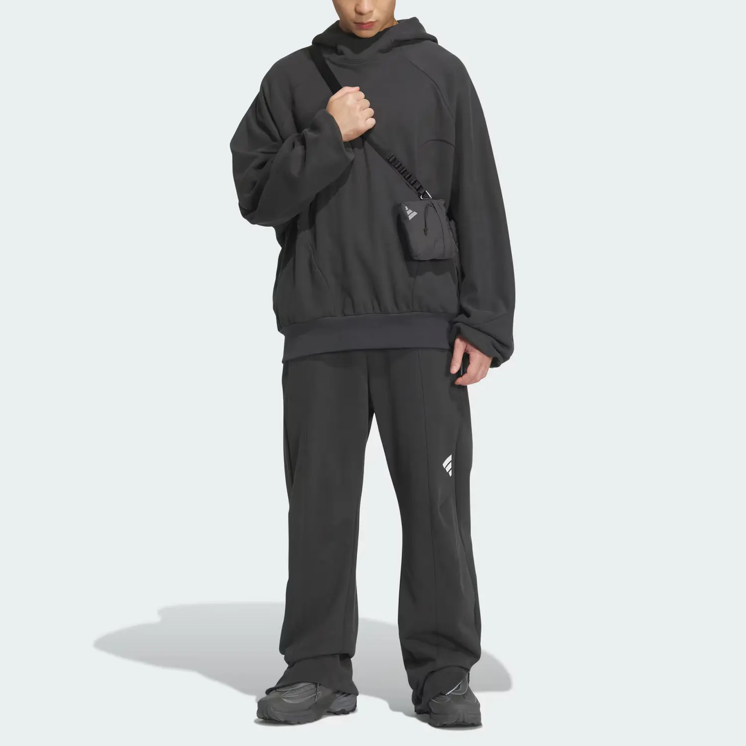 Adidas SS25 спортивные штаны мужские Carbon Black — фото 3