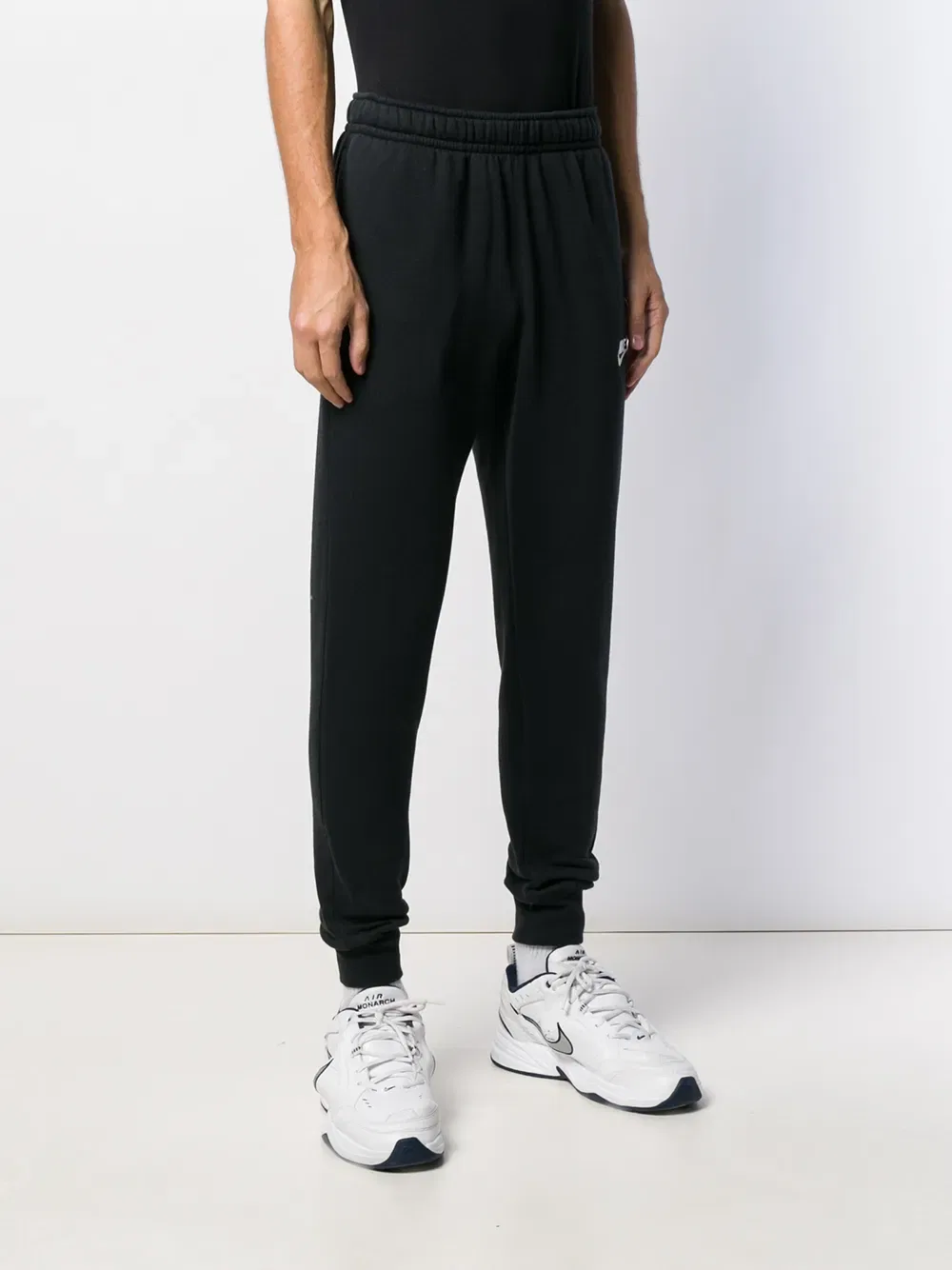 Спортивные брюки из флиса "черно-белого" цвета от Sportswear Club Nike — фото 3